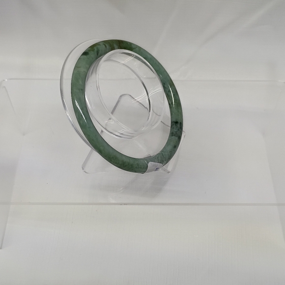 Jadeite Bangle - Picture 2 of 6